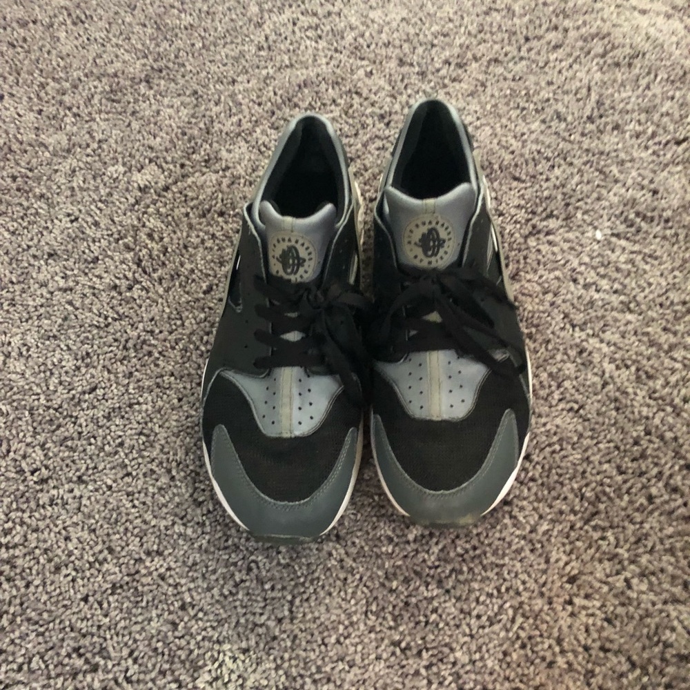 Nike leather premium huaraches